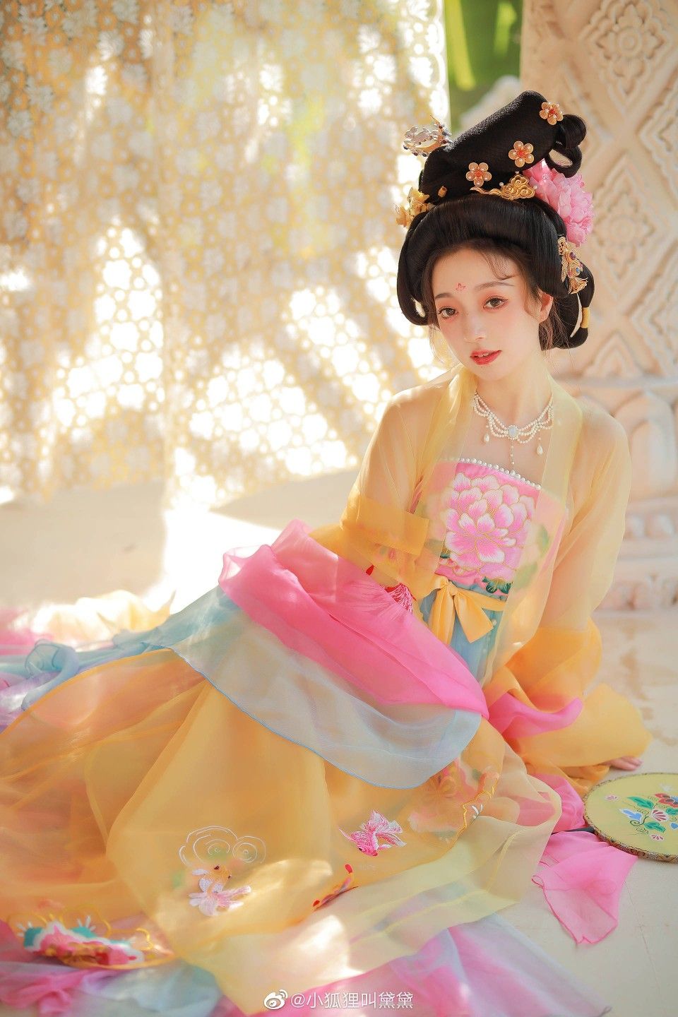 Modern Reinterpretation of Traditional Hanfu Fashion:The Evolution of Modern Hanfu Style Modern Reinterpretation of Traditional Hanfu Fashion:The Evolution of Modern Hanfu Style