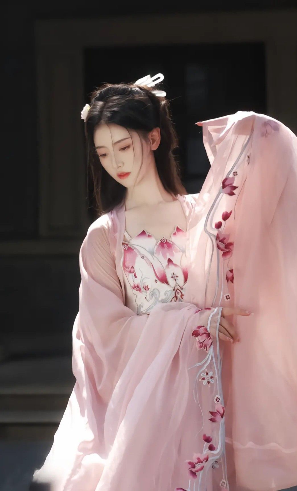 The Enchantment of Chinese Black Cheongsam:A Symbol of Elegance and Tradition The Enchantment of Chinese Black Cheongsam:A Symbol of Elegance and Tradition