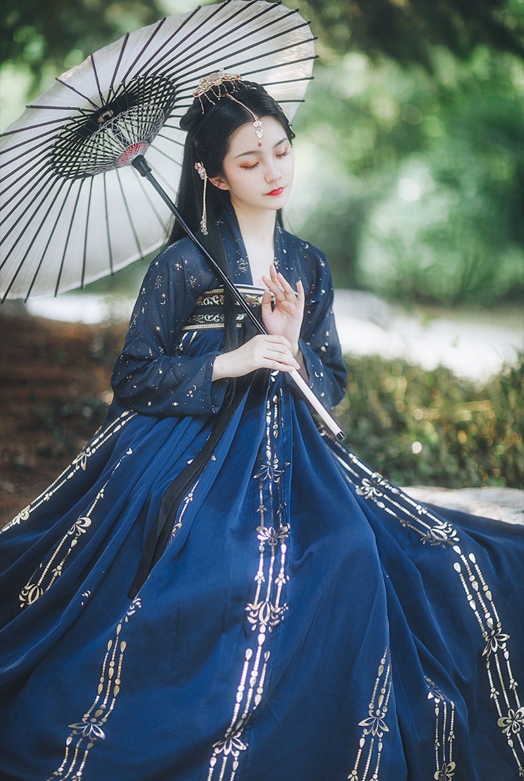 Eastern Charm:The Elegance of Cheongsam Qipao Eastern Charm:The Elegance of Cheongsam Qipao