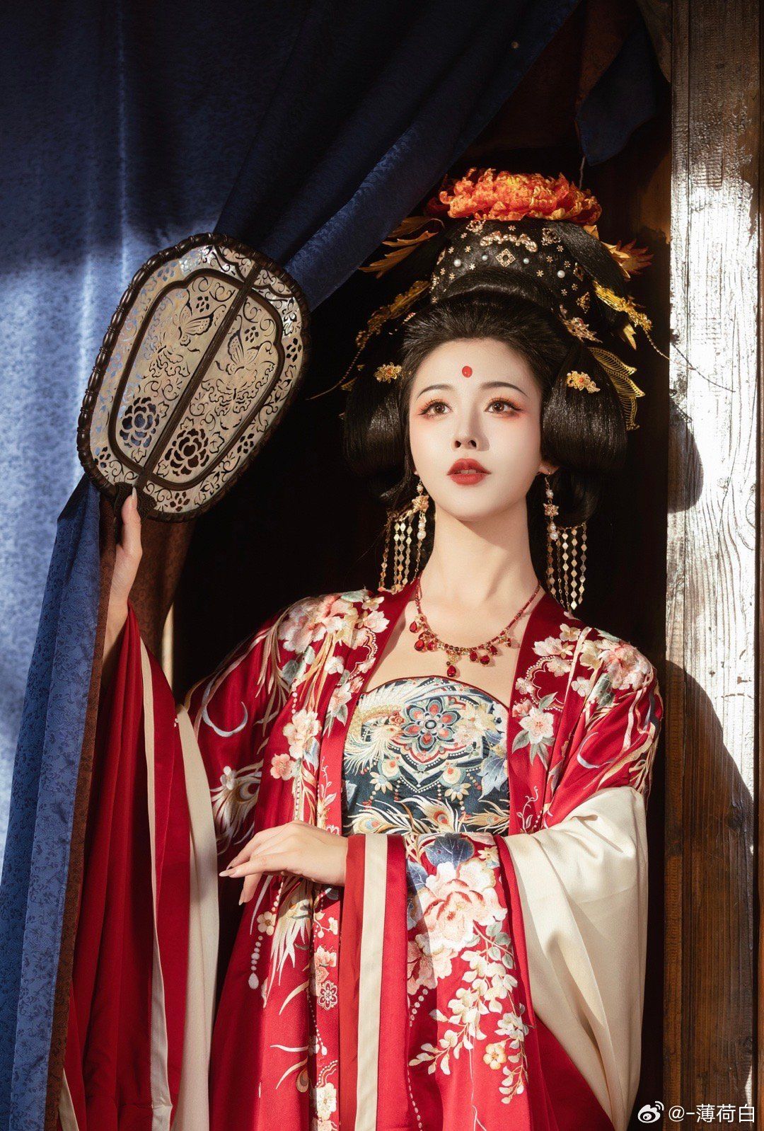 Classical Dance of Children:The Charm of Cheongsam in the Dance World Classical Dance of Children:The Charm of Cheongsam in the Dance World