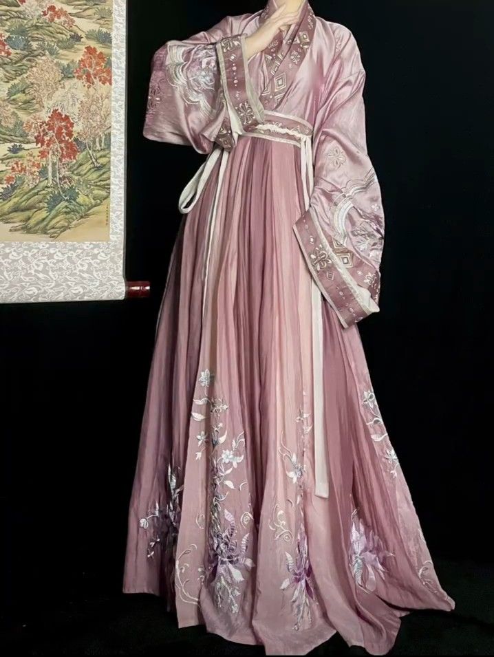 Exploring the Elegance of Zixuan-Style Hanfu:A Journey into Traditional Chinese Beauty Exploring the Elegance of Zixuan-Style Hanfu:A Journey into Traditional Chinese Beauty