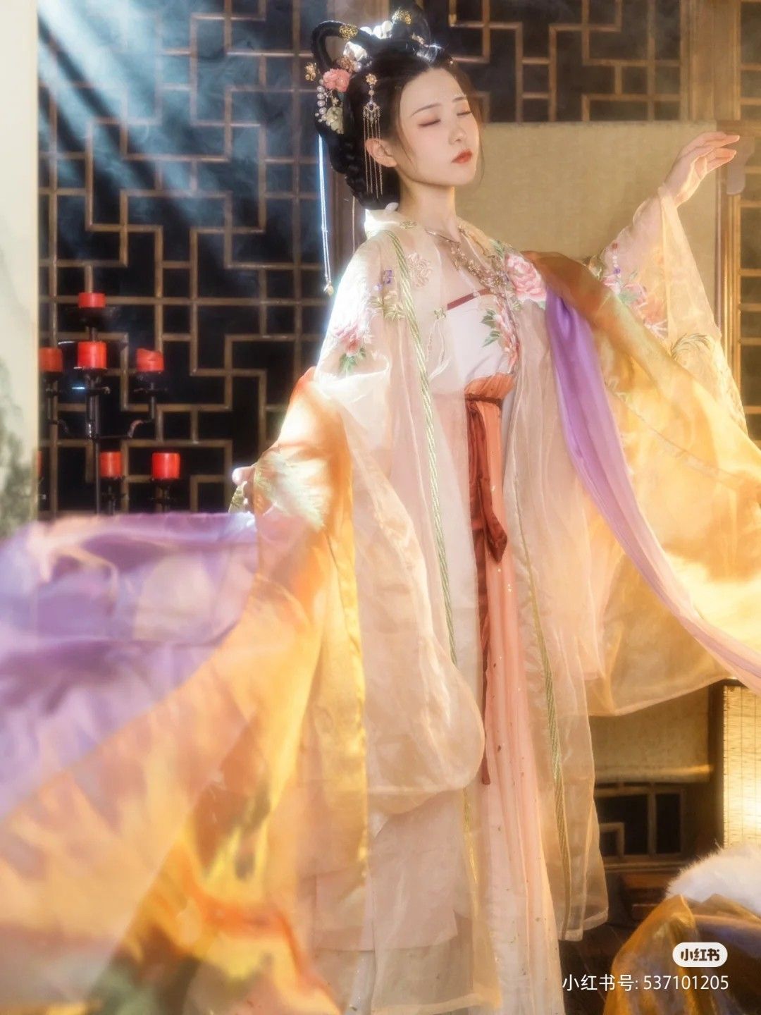 Summer Fashion for a 6-Year-Old Girl in Traditional Chinese Hanfu Summer Fashion for a 6-Year-Old Girl in Traditional Chinese Hanfu