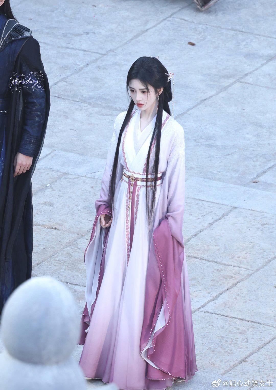 Summer in Traditional Hanfu Fashion:The Rise of Ancient Costume among College Girls Summer in Traditional Hanfu Fashion:The Rise of Ancient Costume among College Girls
