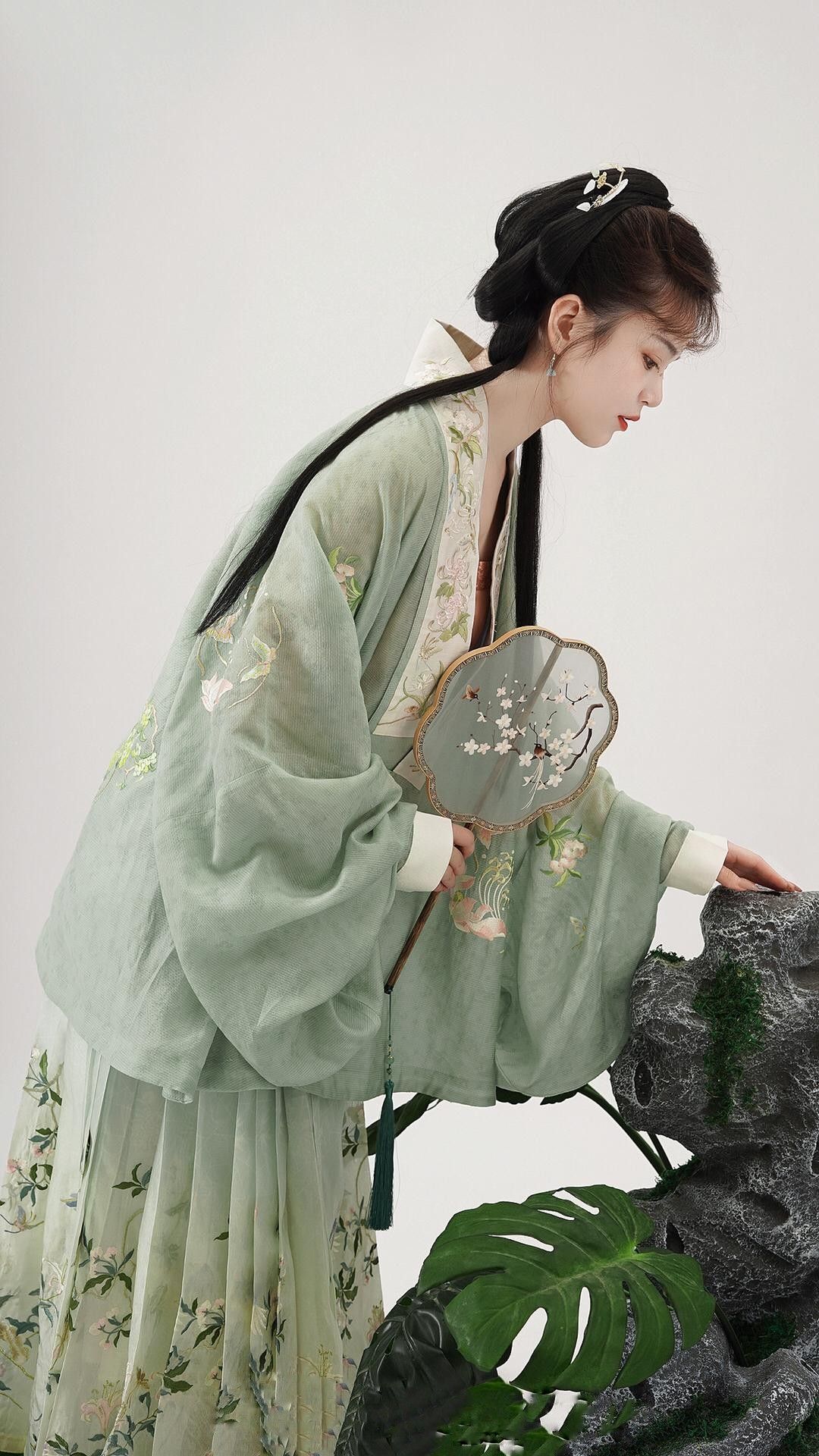The Charm of Pleated Skirt:The Horseface Qun Zhong Dress