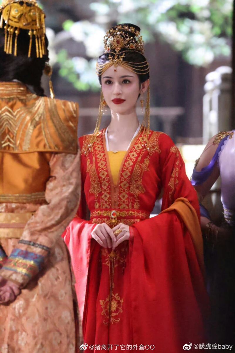 Lace Cheongsam Skirts and Ice Silk:A Blend of Elegance and Comfort Lace Cheongsam Skirts and Ice Silk:A Blend of Elegance and Comfort