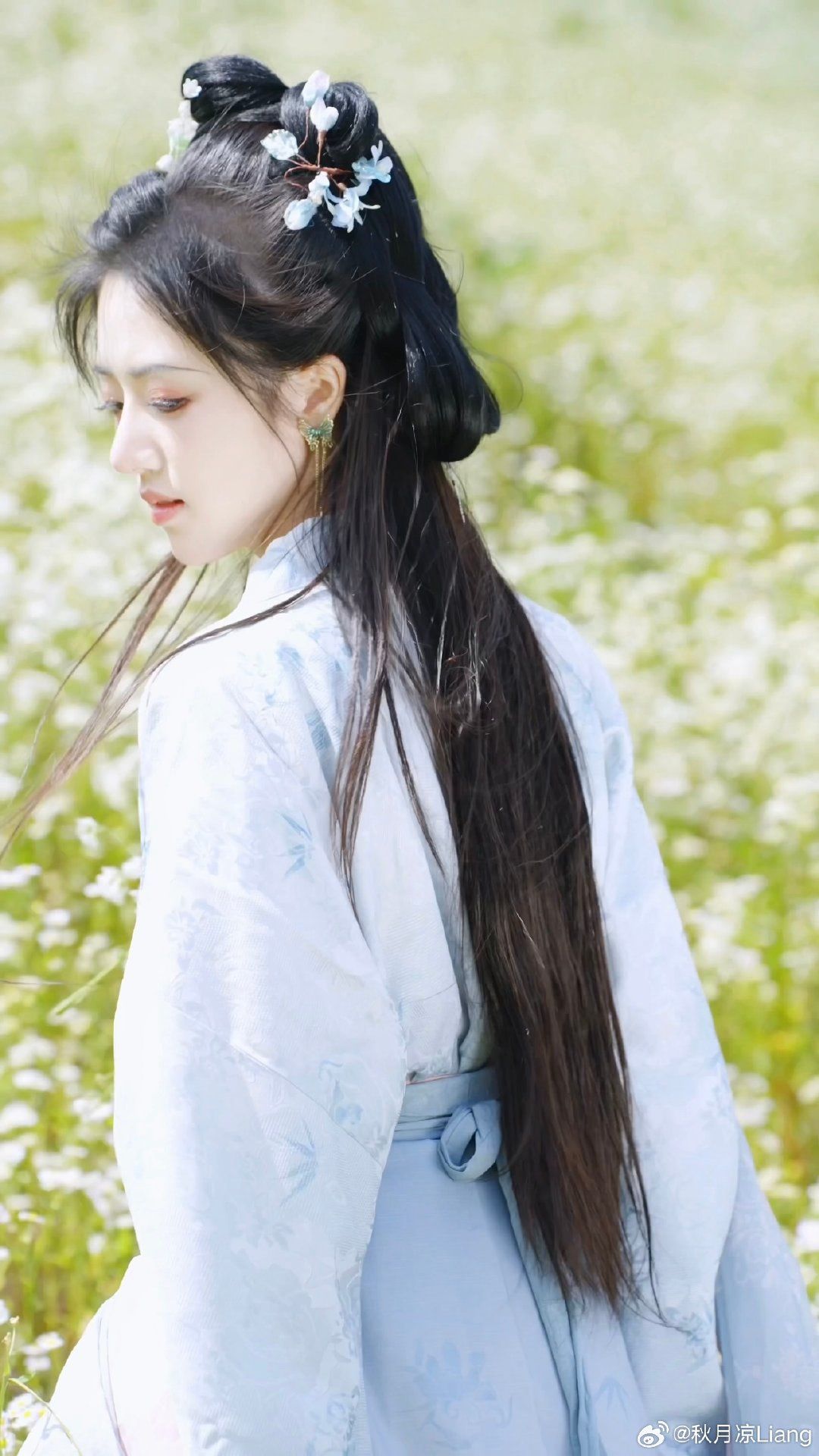 The Lower Half of Hanfu Skirts:Unveiling the Elegance of Traditional Chinese Dressing The Lower Half of Hanfu Skirts:Unveiling the Elegance of Traditional Chinese Dressing