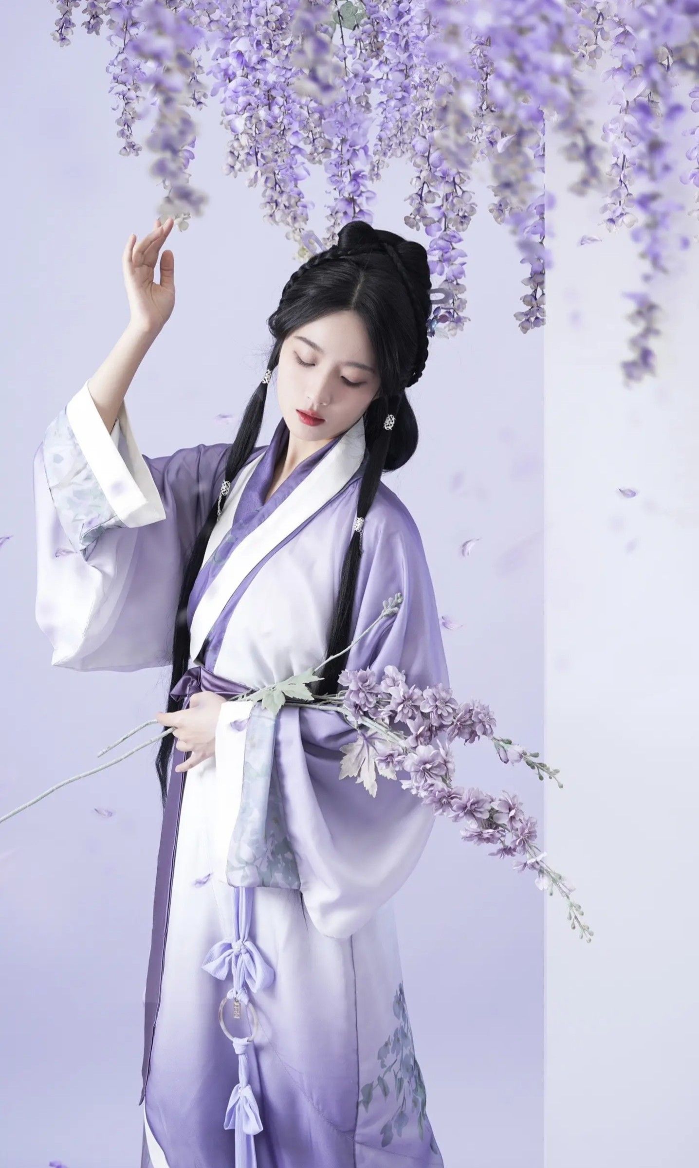 The Splendor of Hanfu in the Wei and Jin Eras:A Rural Tapestry of Cultural Splendor The Splendor of Hanfu in the Wei and Jin Eras:A Rural Tapestry of Cultural Splendor