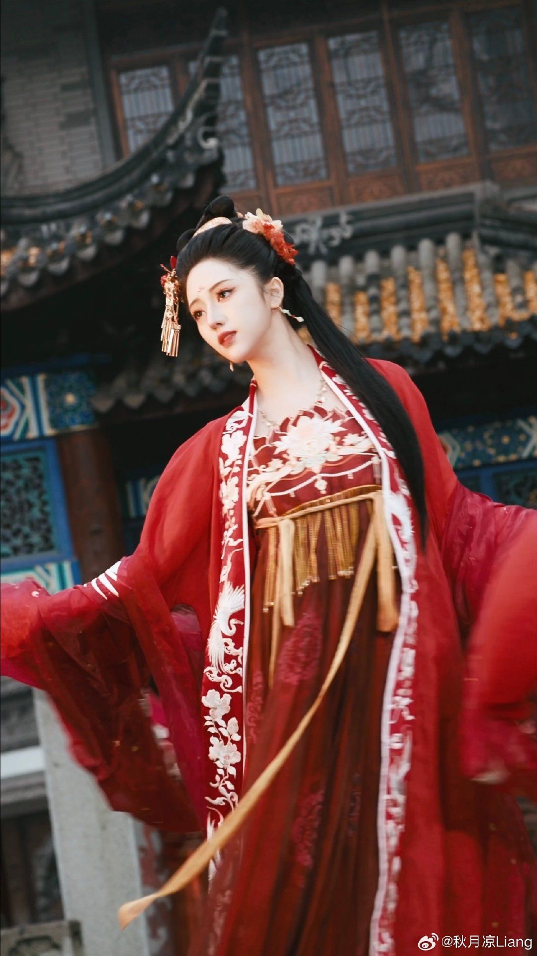 A Girl in Hanfu Dress Performs Guzheng Concert