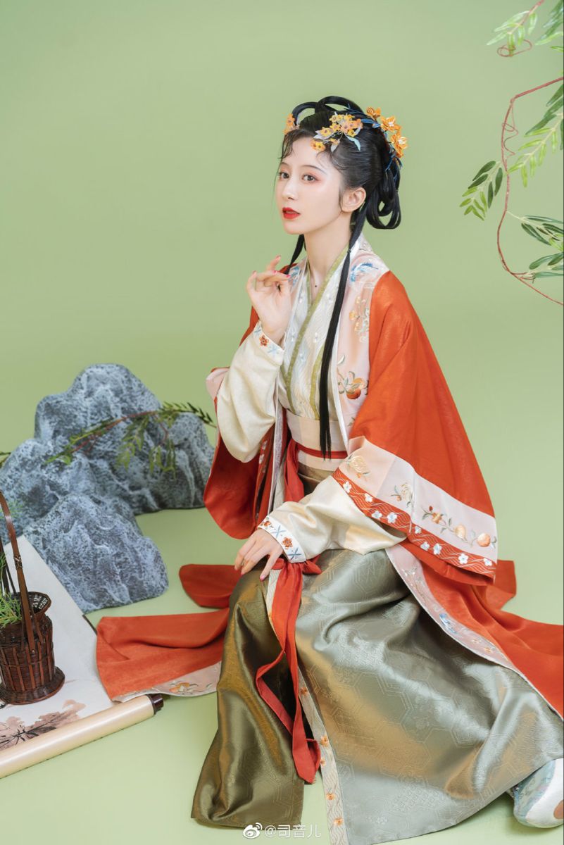 Dreaming in Chu-Han Hanfu Original Studio:The Enchantment of Traditional Chinese Fashion Dreaming in Chu-Han Hanfu Original Studio:The Enchantment of Traditional Chinese Fashion
