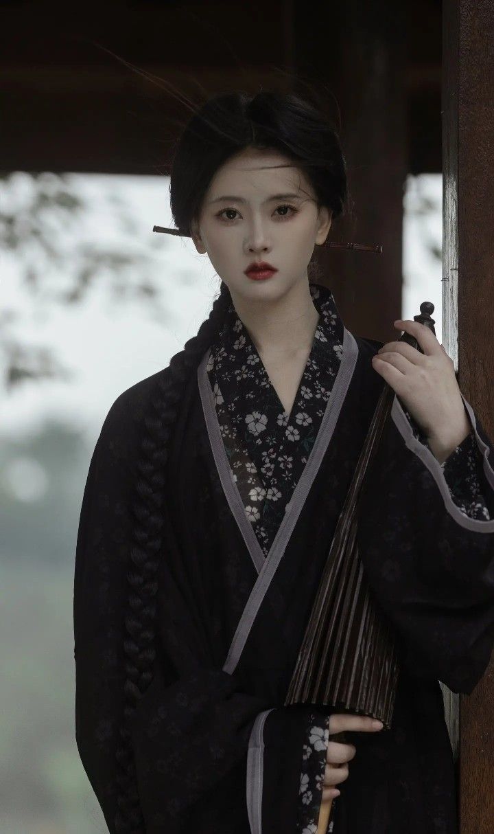 Kids in Traditional Hanfu Shawls and Hooded Robes for Autumn-Winter Kids in Traditional Hanfu Shawls and Hooded Robes for Autumn-Winter