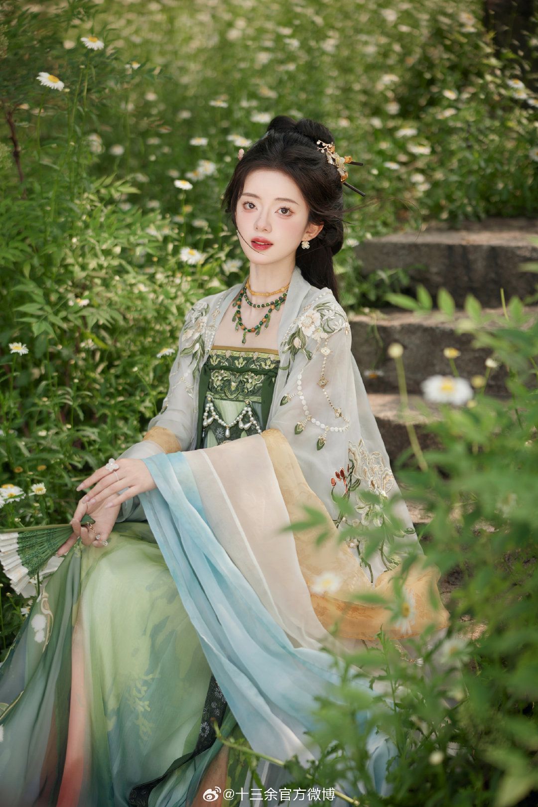 The Enchantment of Hanfu:Chinese Traditional Clothing for Primary School Kids The Enchantment of Hanfu:Chinese Traditional Clothing for Primary School Kids