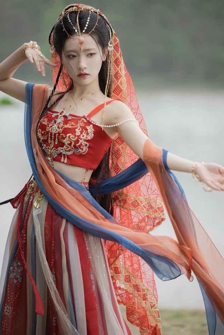 The Charm of Horseface Skirt with盘扣细节 Blouse:A Fashionable Blend of Traditional and Modern Elegance The Charm of Horseface Skirt with盘扣细节 Blouse:A Fashionable Blend of Traditional and Modern Elegance