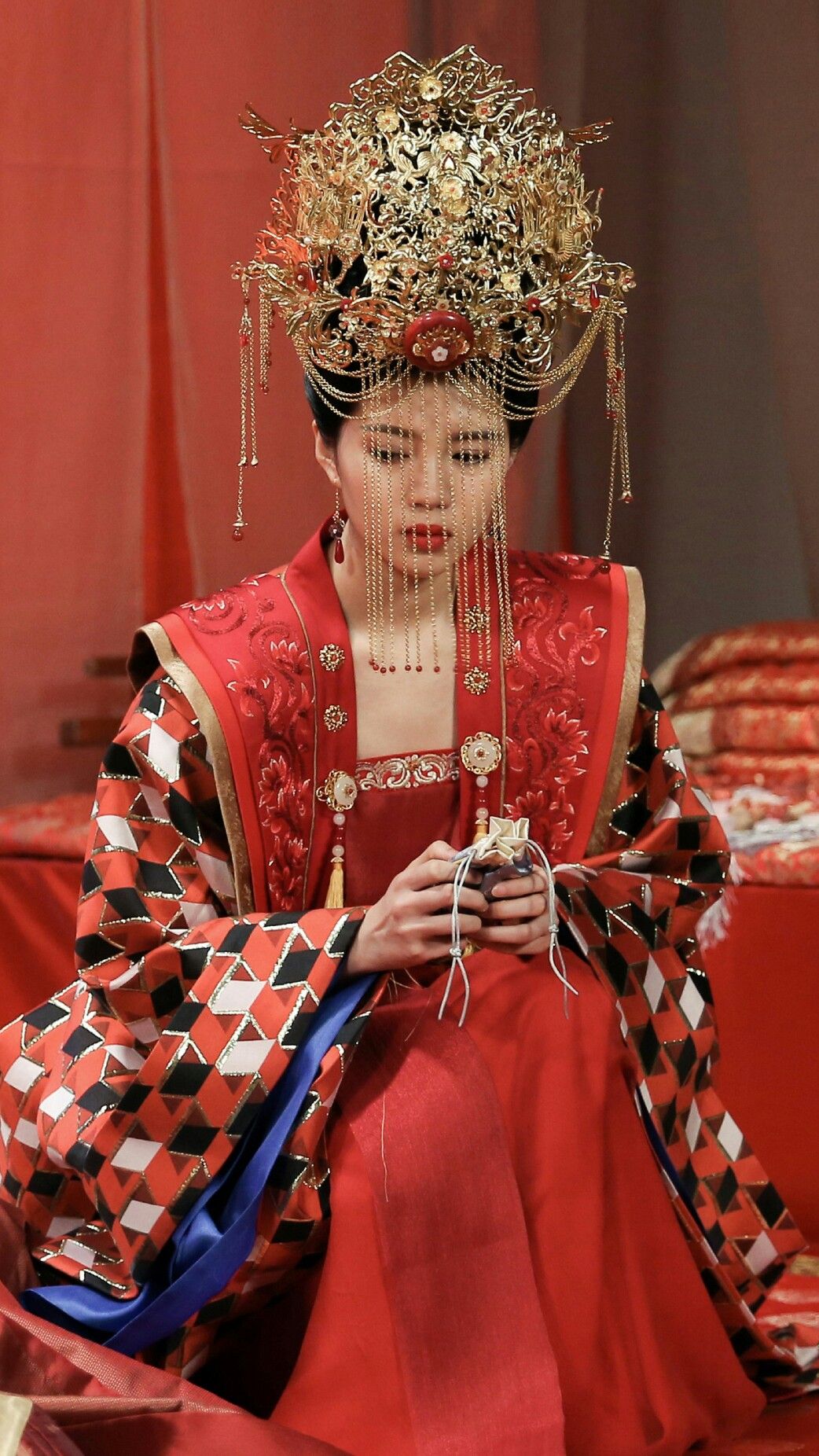 The Enchantment of Hanfu and Requiem Flower in the Wei-Jin Era The Enchantment of Hanfu and Requiem Flower in the Wei-Jin Era