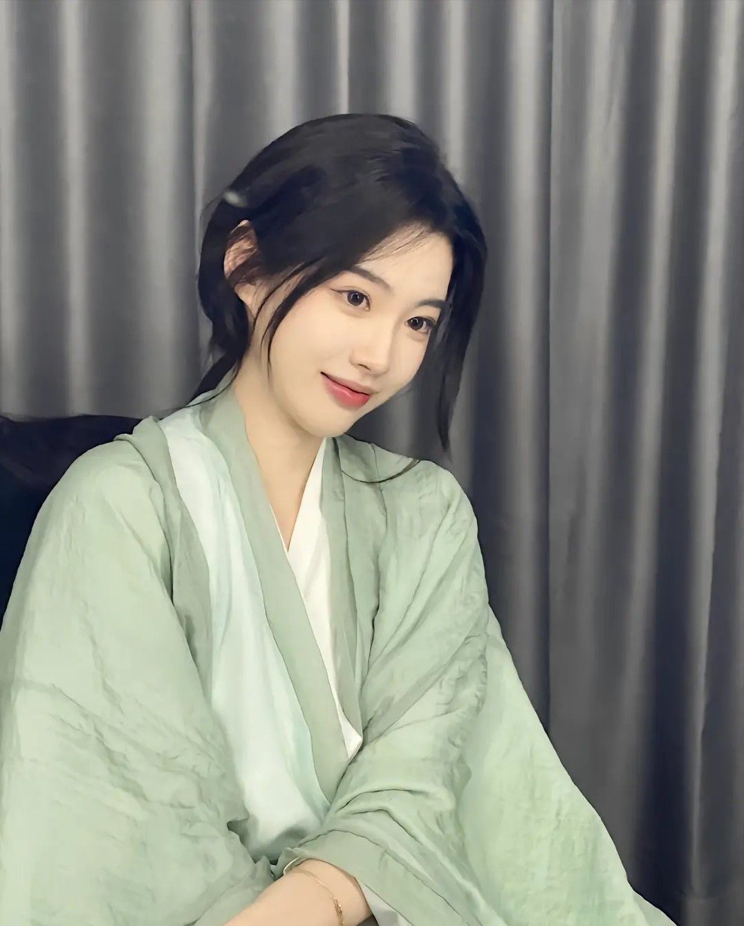 Barbie Dolls in Ancient Chinese Hanfu Costumes:A Blend of Tradition and Modernity Barbie Dolls in Ancient Chinese Hanfu Costumes:A Blend of Tradition and Modernity
