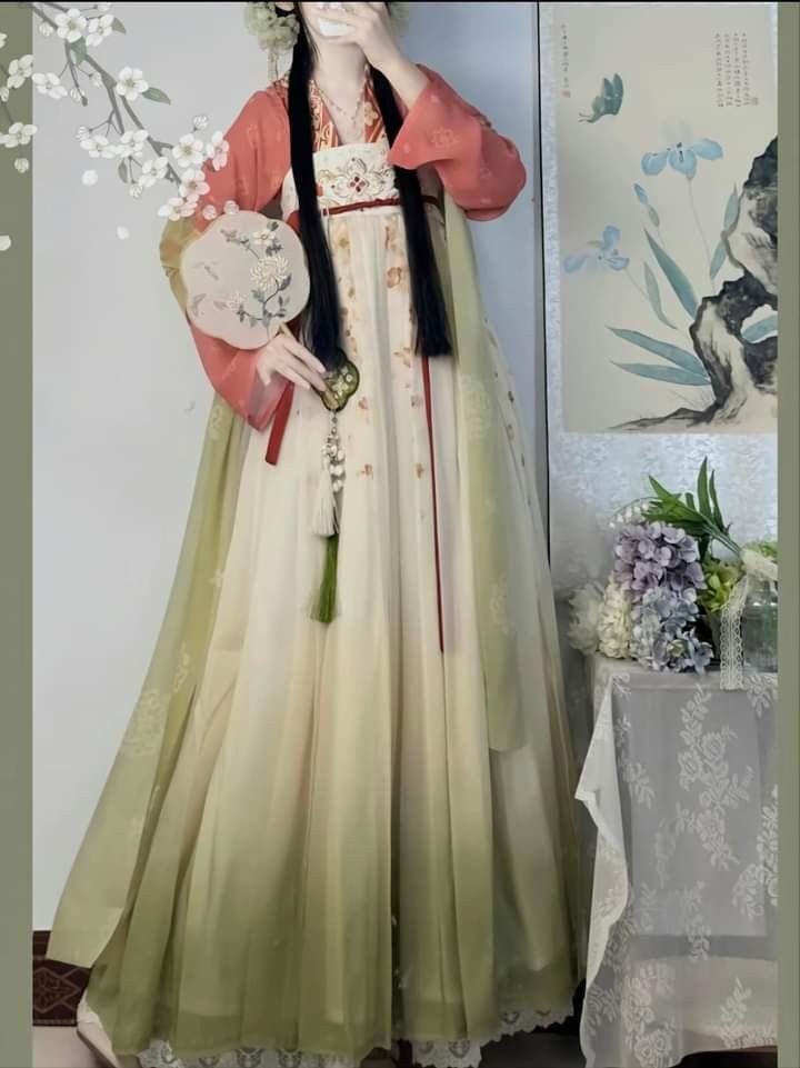 Reimagining Traditional Cheongsam for Summer and Petite Figures Reimagining Traditional Cheongsam for Summer and Petite Figures