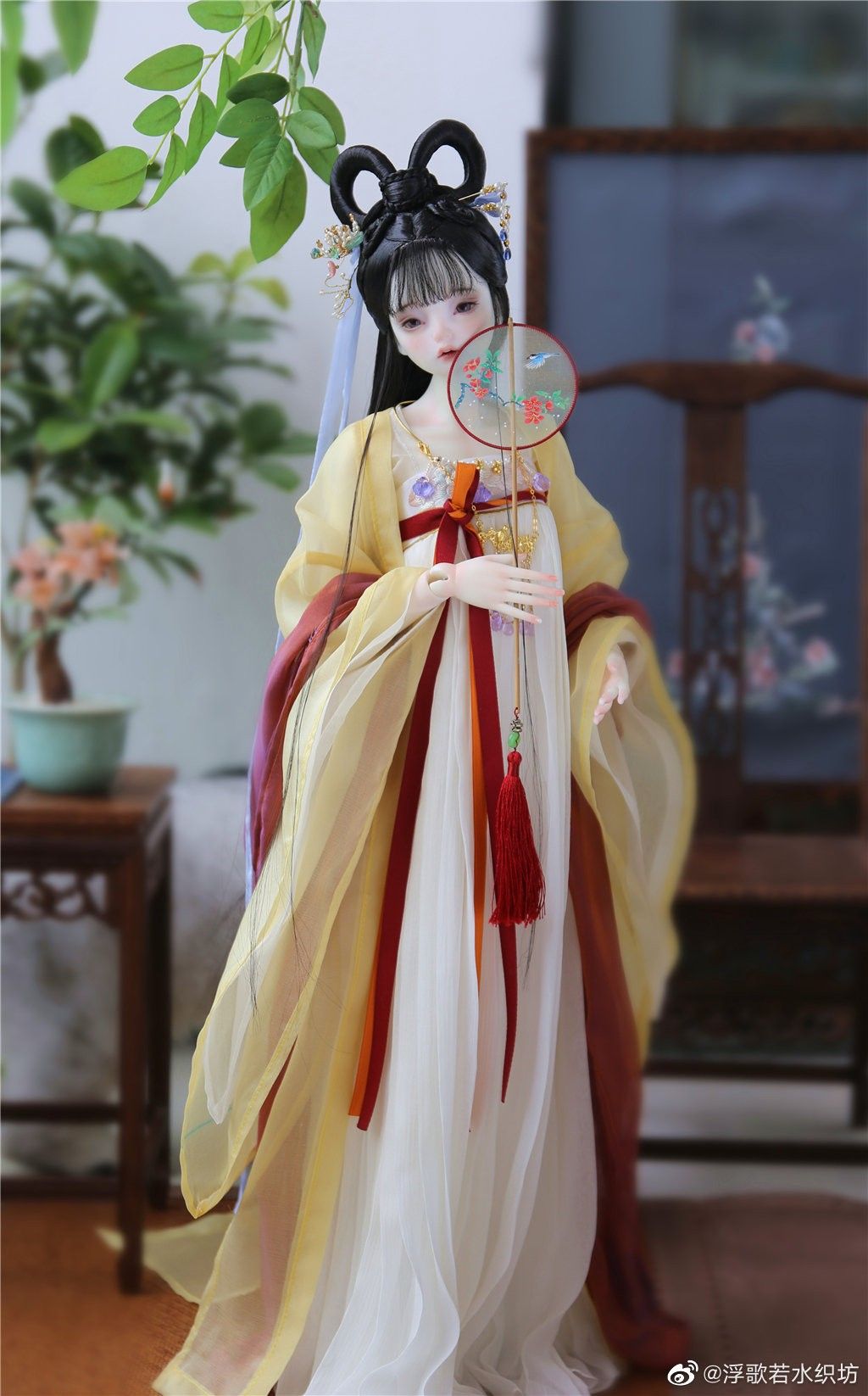 The Elegance of Cheongsam Women:Chinese Style,Retro Charm,and Han Elements The Elegance of Cheongsam Women:Chinese Style,Retro Charm,and Han Elements