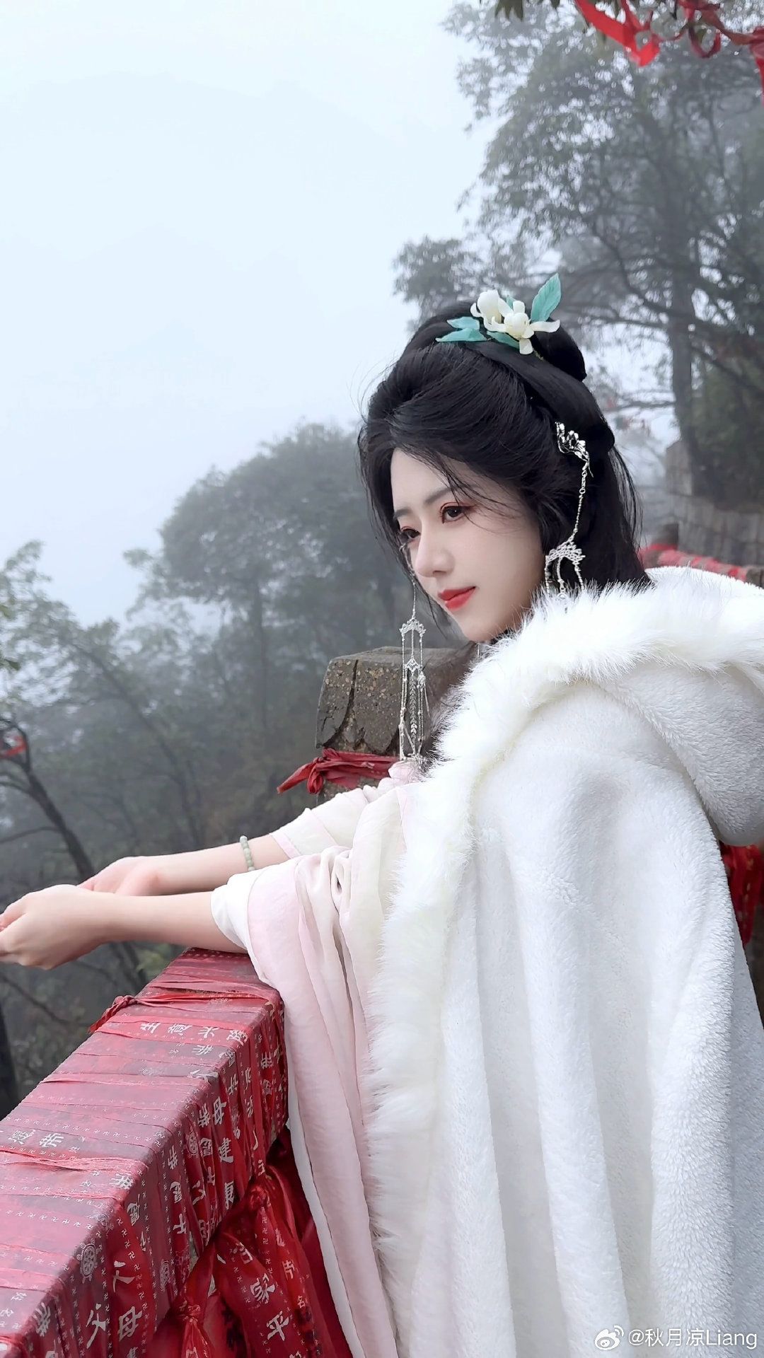 Elegance Revisited:Wu Yanshus Cheongsam Style in A Joyful Life Elegance Revisited:Wu Yanshus Cheongsam Style in A Joyful Life