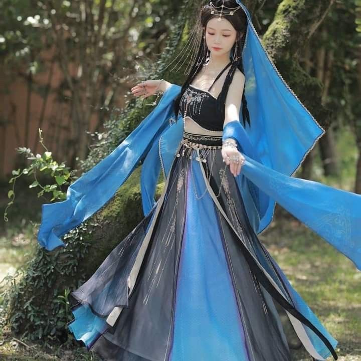 Elegant Qipao Dress in a Traditional Gift Box Elegant Qipao Dress in a Traditional Gift Box