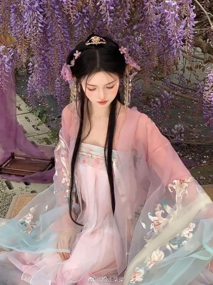 Qing-Style Hanfu:Traditional Chinese Clothing for Junior Students Qing-Style Hanfu:Traditional Chinese Clothing for Junior Students