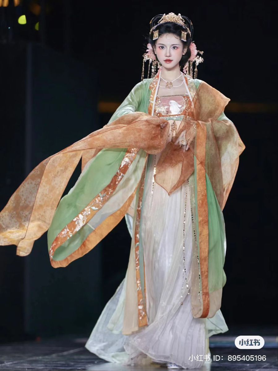 Authentic Hanfu Fashion for Summer:Embracing Traditional Elegance in Hot Weather Authentic Hanfu Fashion for Summer:Embracing Traditional Elegance in Hot Weather