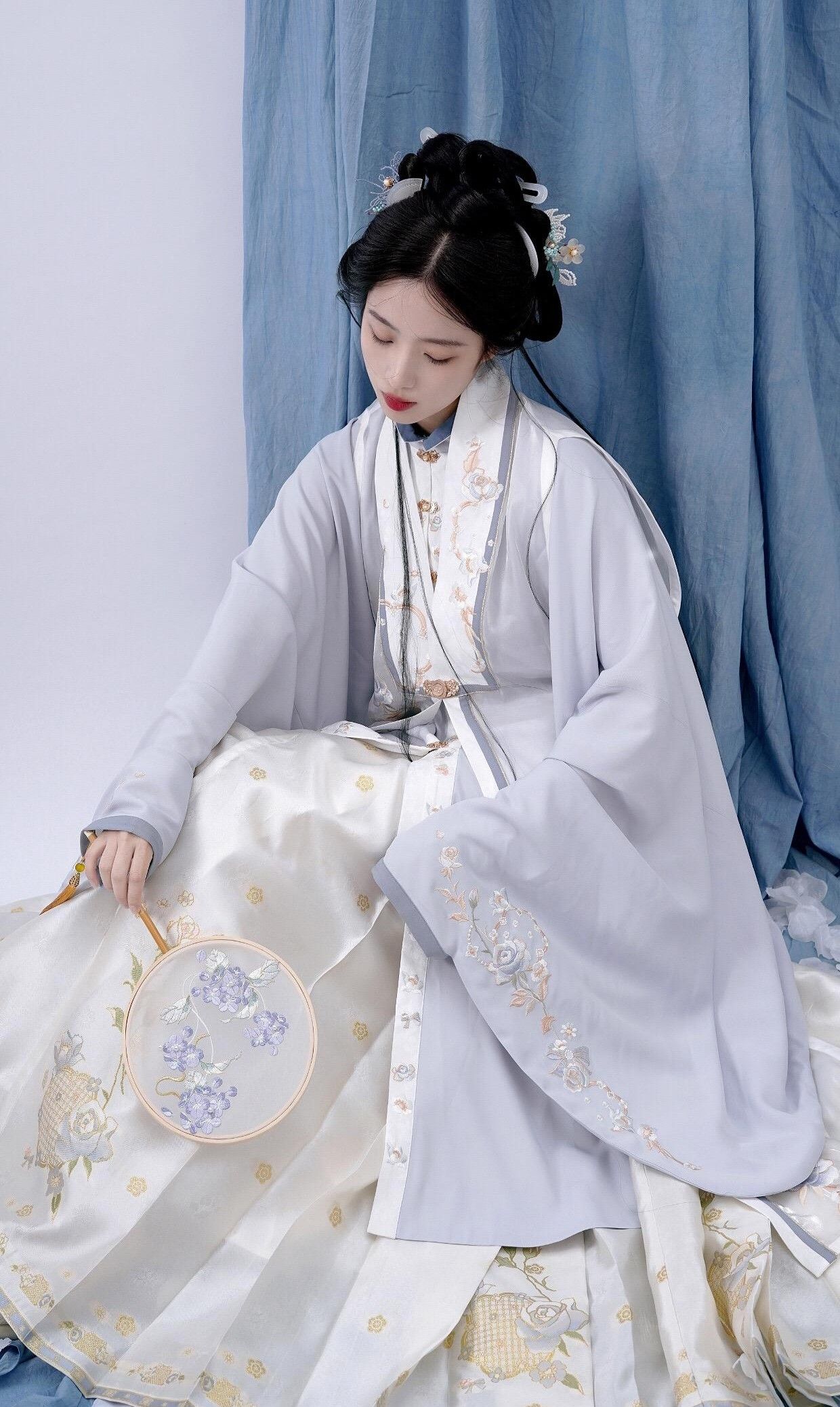 Chinese-Style Cheongsam for Children:Embracing Traditional Elegance in Little Ones Chinese-Style Cheongsam for Children:Embracing Traditional Elegance in Little Ones