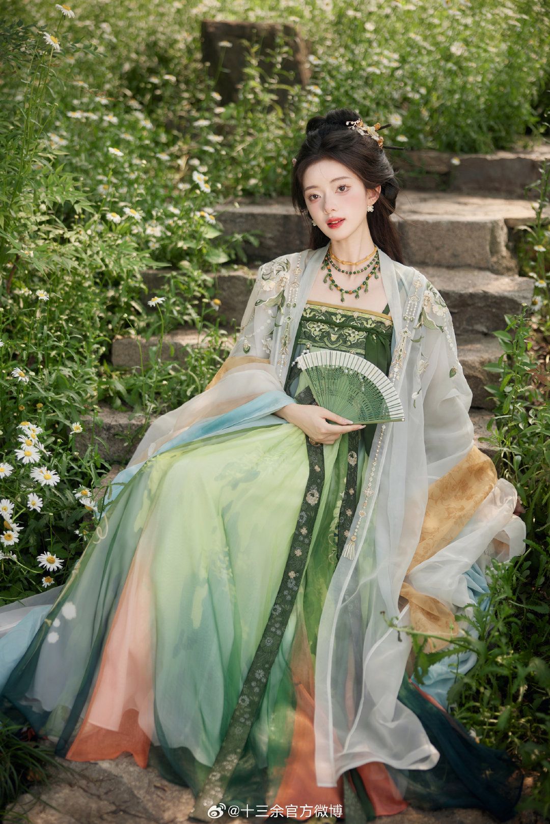 Ink-wash Hanfu:The Allure of Traditional Chinese Fashion at a Cabbage Price Ink-wash Hanfu:The Allure of Traditional Chinese Fashion at a Cabbage Price