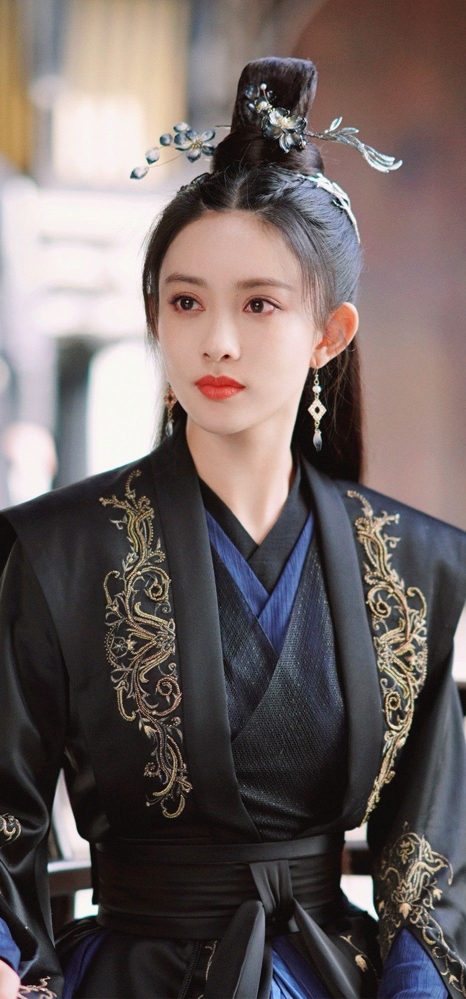 The Brides Horsehair Skirt and Headdress:A Traditional Beauty in Chinese Wedding Ceremony The Brides Horsehair Skirt and Headdress:A Traditional Beauty in Chinese Wedding Ceremony