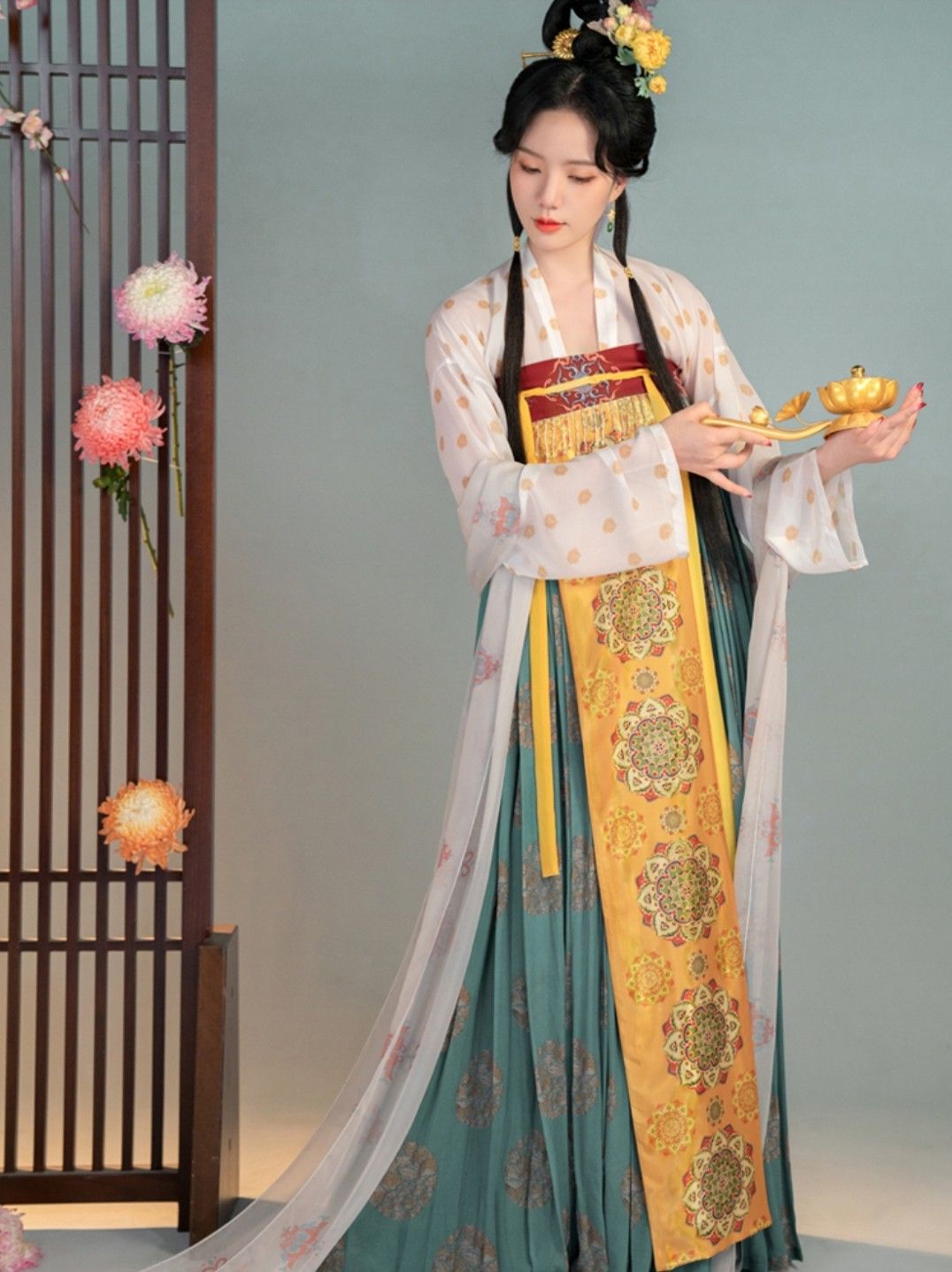 Winter Hanfu Outerwear:A Blend of Tradition and Modernity Winter Hanfu Outerwear:A Blend of Tradition and Modernity
