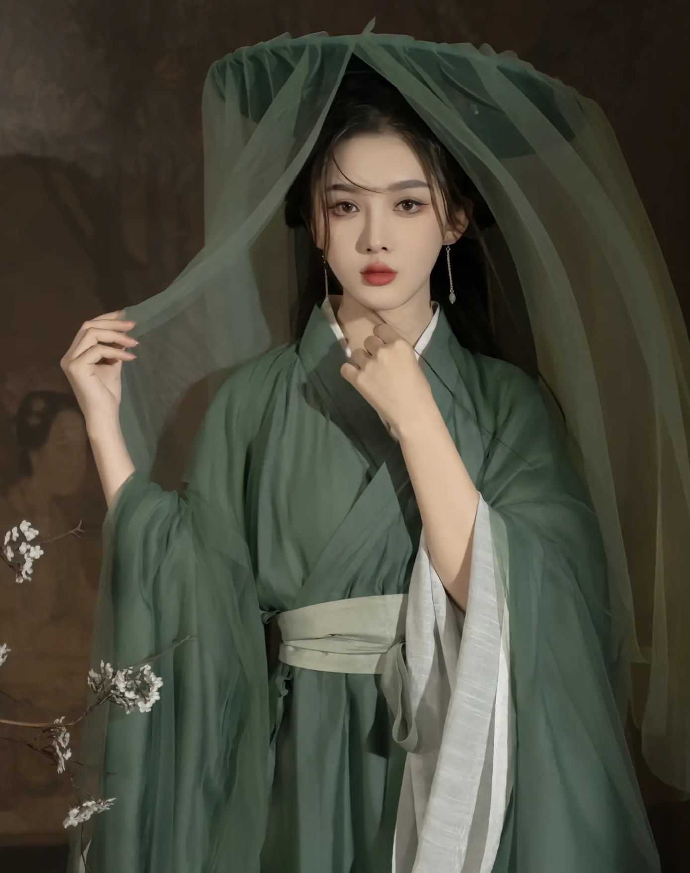 Elegance of Hanfu at Jiangnan Splendor:A Journey into Traditional Chinese Clothing Elegance of Hanfu at Jiangnan Splendor:A Journey into Traditional Chinese Clothing