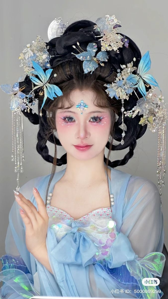 鱼尾旗袍改良版少女,传统与现代的完美融合 鱼尾旗袍改良版少女,传统与现代的完美融合