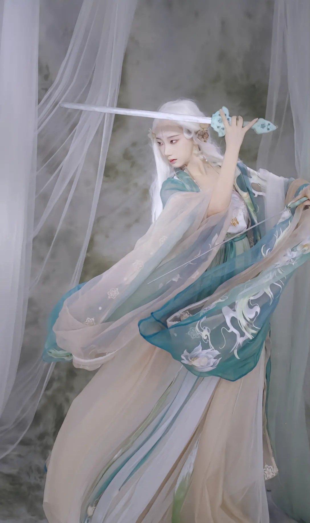 Elegant Womens Hanfu Long-Sleeve Blouses:A Cultural Journey in Traditional Beauty Elegant Womens Hanfu Long-Sleeve Blouses:A Cultural Journey in Traditional Beauty