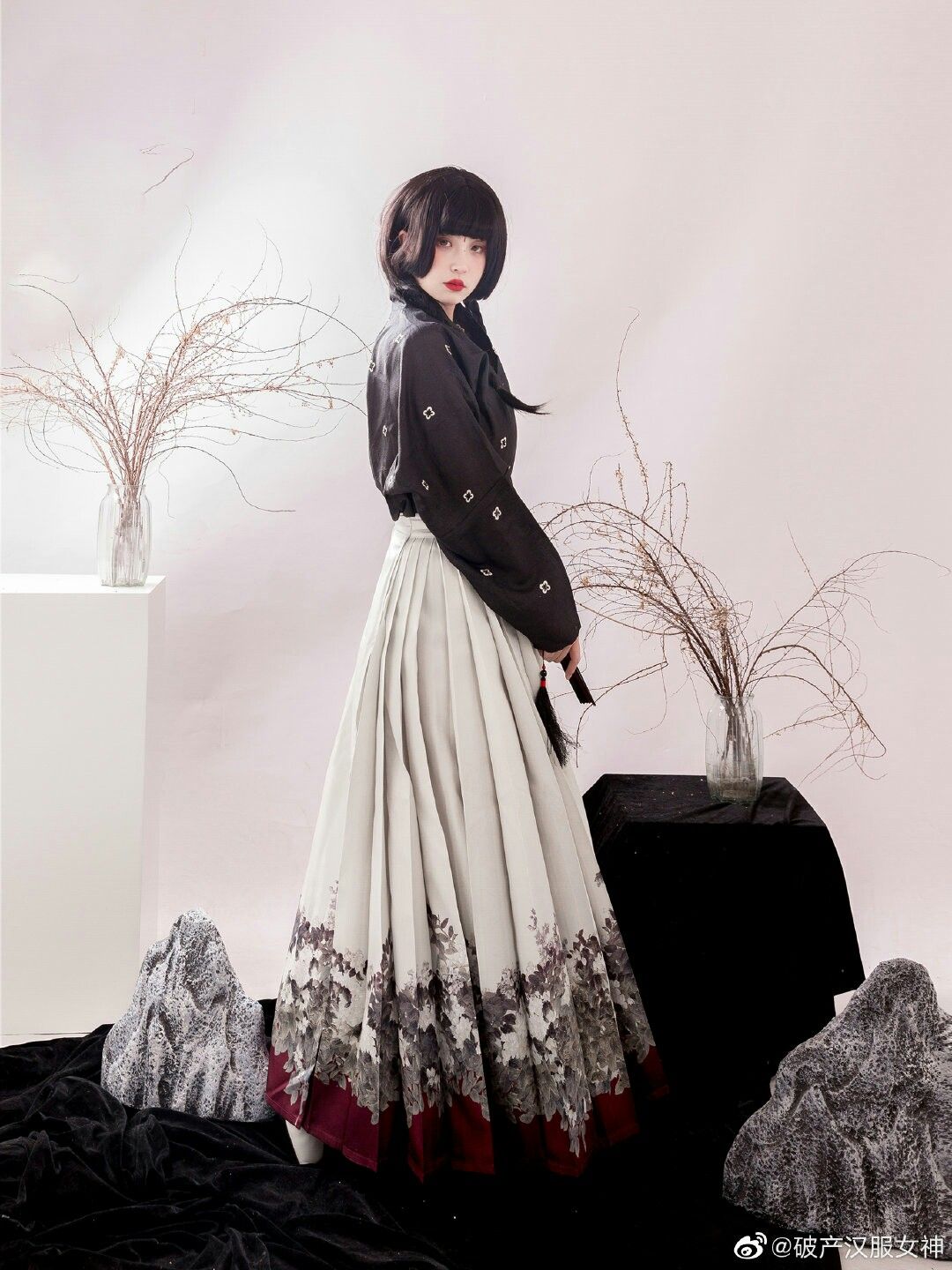 The Revival of Hanfu Hairpins for Children:Embracing Traditional Culture in Modern Times The Revival of Hanfu Hairpins for Children:Embracing Traditional Culture in Modern Times