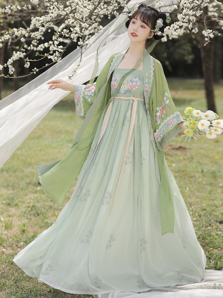 The Evolution of Hanfu Hairstyles with Fake Hair Plates The Evolution of Hanfu Hairstyles with Fake Hair Plates