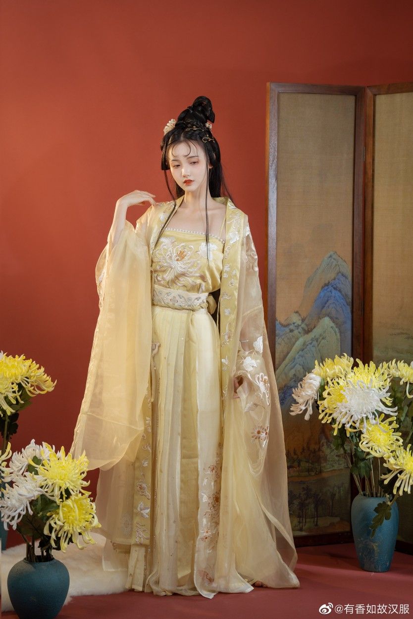 Innovative Cheongsam Qipao:The Modern Evolution of Traditional Elegance Innovative Cheongsam Qipao:The Modern Evolution of Traditional Elegance
