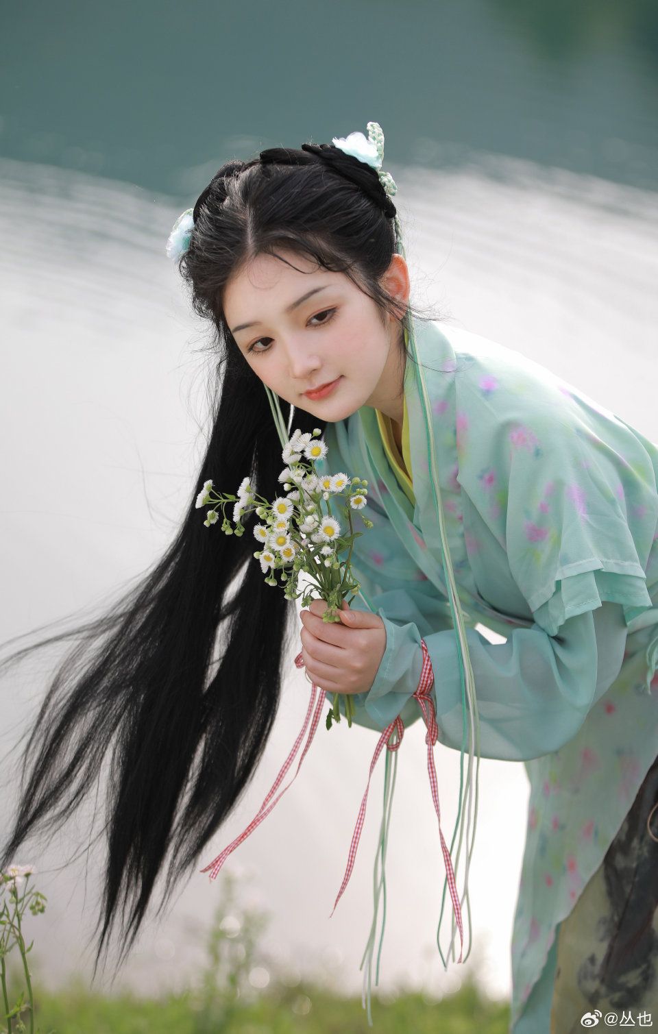 The Revival of the Late Ming Style Hanfu Maomin Skirt:A Blend of Tradition and Modernity The Revival of the Late Ming Style Hanfu Maomin Skirt:A Blend of Tradition and Modernity