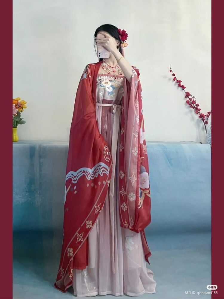 Elegant Ladys Horseface Skirt Set:A Blend of Tradition and Modernity Elegant Ladys Horseface Skirt Set:A Blend of Tradition and Modernity