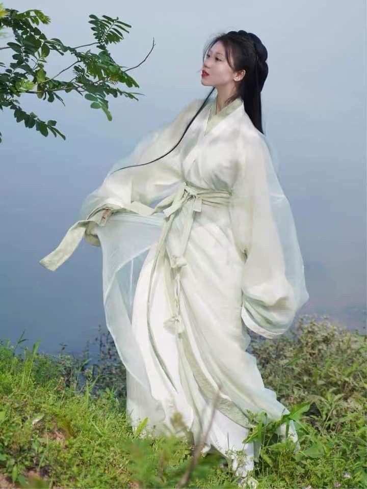 Embracing Her Beauty:A Plus-Size汉服Journey for a 150-Pound Girl Embracing Her Beauty:A Plus-Size汉服Journey for a 150-Pound Girl