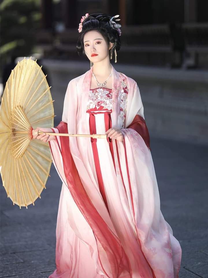 A Journey into the World of Girls Hanfu Ancient Dress with Elegant Dress Styles A Journey into the World of Girls Hanfu Ancient Dress with Elegant Dress Styles