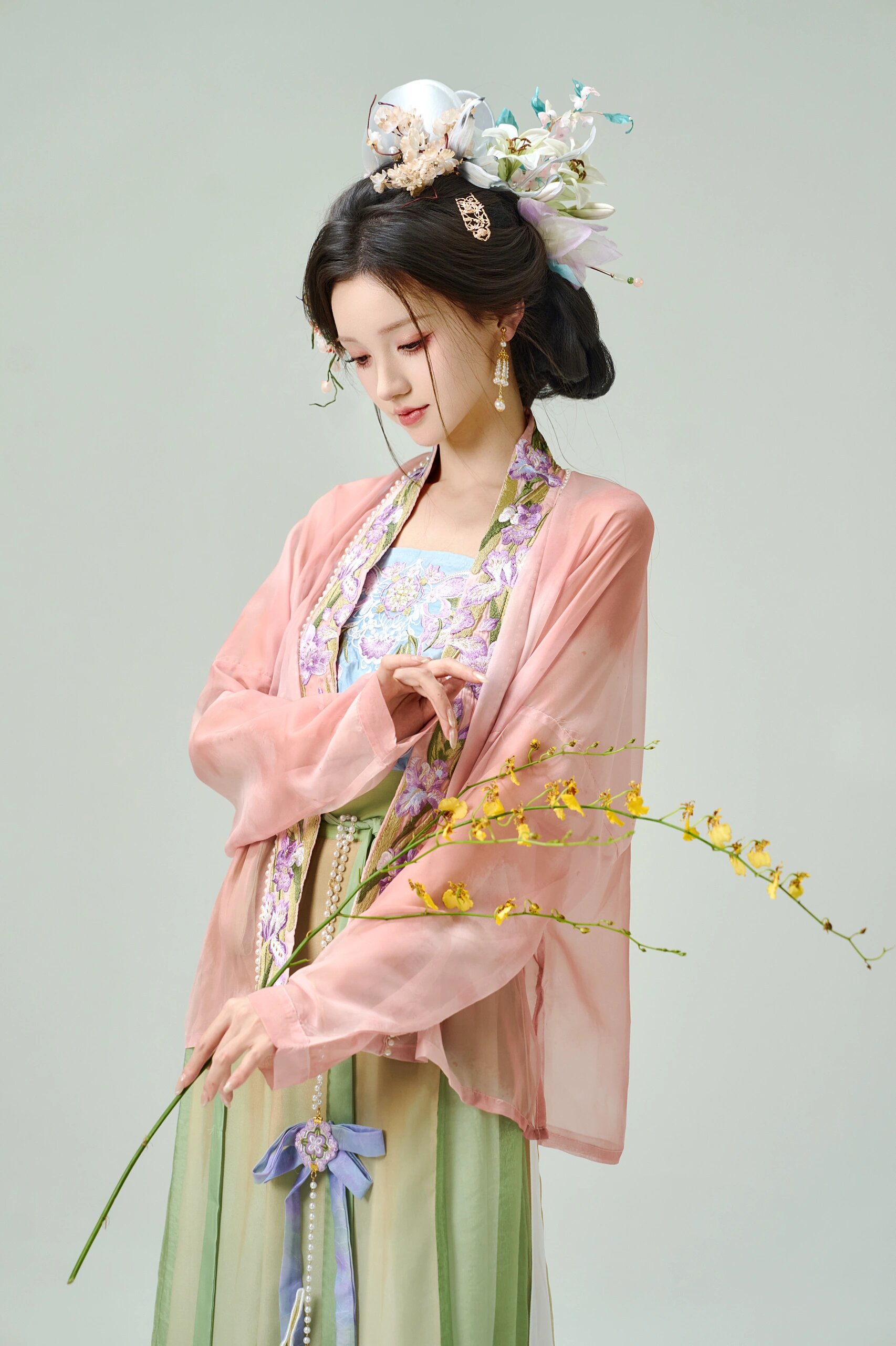 Golden Silk Velvet Cheongsam Women:Spring and Autumn Elegance Golden Silk Velvet Cheongsam Women:Spring and Autumn Elegance