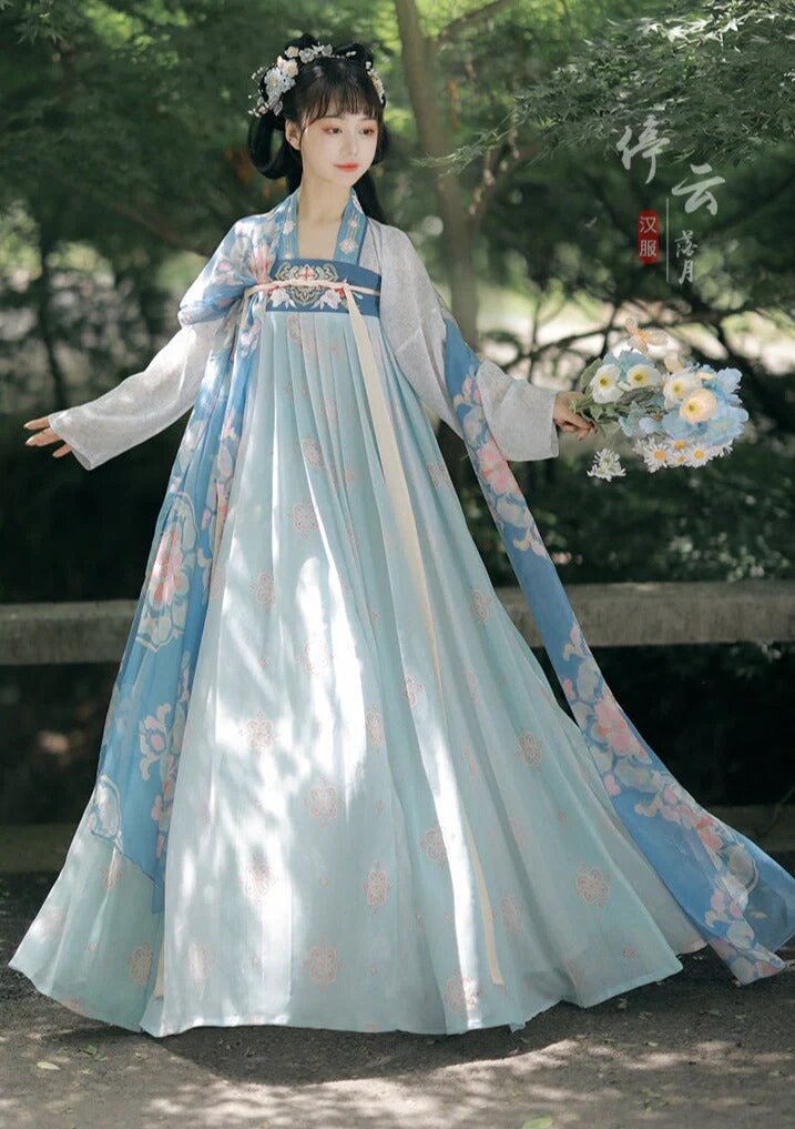 The Magnificent Empress of Hanfu Fashion:The Cool and Dominant Woman