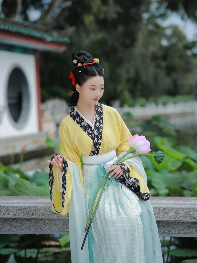 Winter Fashion for Little Girls:The Charm of Ming-Style Hanfu Traditional Chinese Dress Winter Fashion for Little Girls:The Charm of Ming-Style Hanfu Traditional Chinese Dress