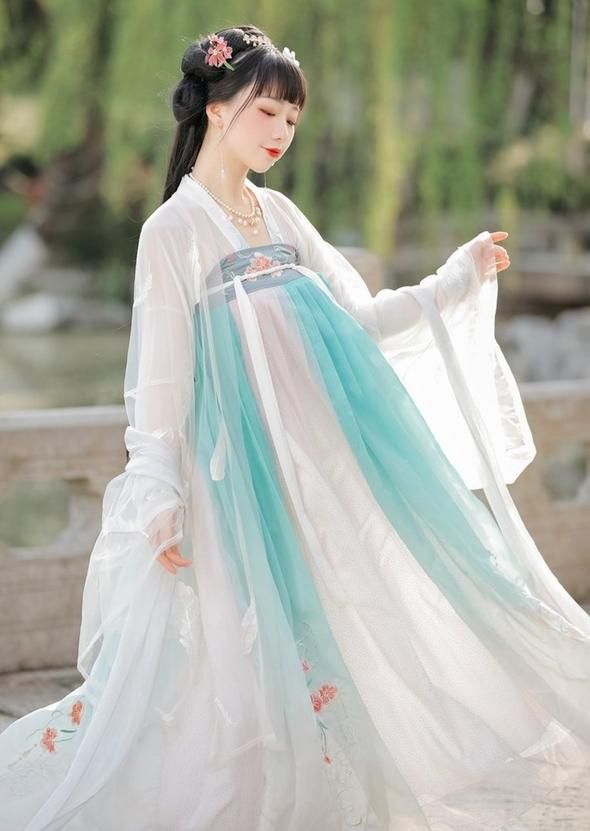 Embracing the Splendor of Cheongsam Fabric Prints Embracing the Splendor of Cheongsam Fabric Prints