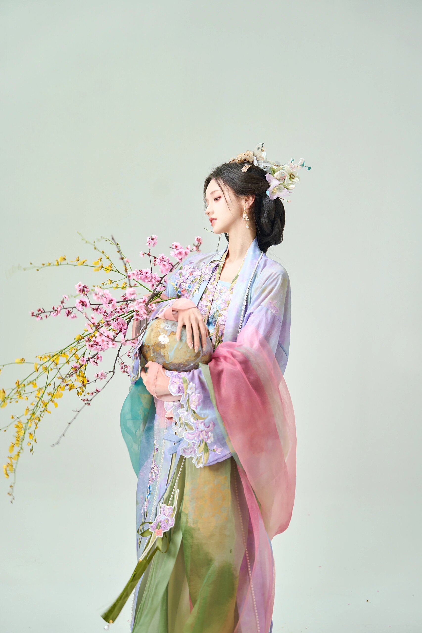 Chongda Childrens Traditional Chinese Hanfu Costumes:A Fairy Tale in Ancient Style for Girls Chongda Childrens Traditional Chinese Hanfu Costumes:A Fairy Tale in Ancient Style for Girls