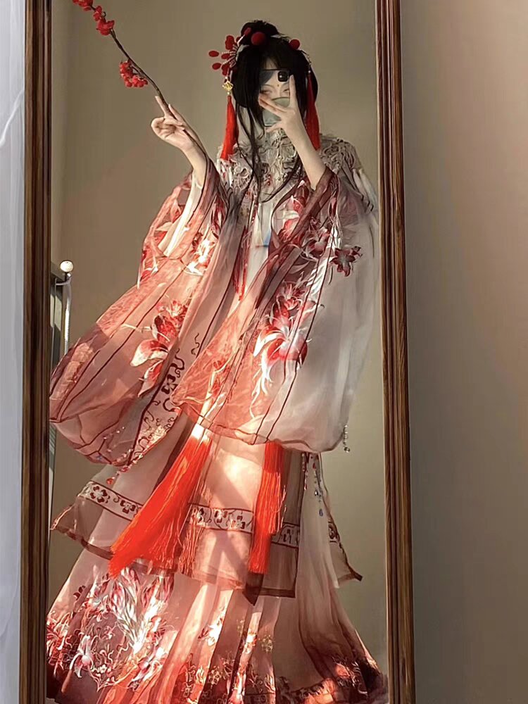 Ethereal Glass Gowns:Peach Blossom Splendor and the Quest for a Phoenix