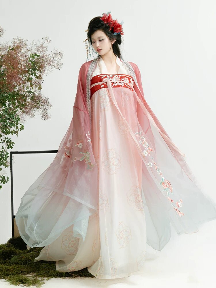 Winter Hanfu Fashion:The Grandeur of Big-Sleeve Shirts Winter Hanfu Fashion:The Grandeur of Big-Sleeve Shirts