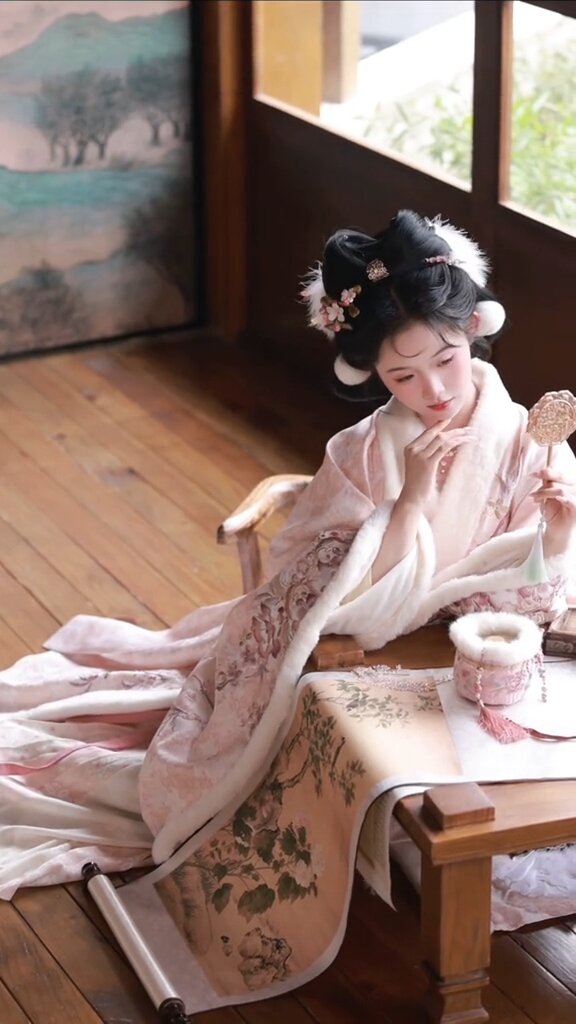 Winter Cheongsam Dress:A Blend of Tradition and Modern Elegance Winter Cheongsam Dress:A Blend of Tradition and Modern Elegance