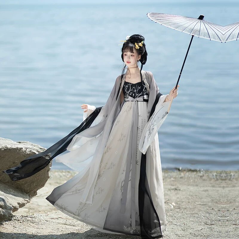 Embracing Modern Comfort:The Evolution of Cheongsam Through Foot-Bath-Inspired Innovations Embracing Modern Comfort:The Evolution of Cheongsam Through Foot-Bath-Inspired Innovations