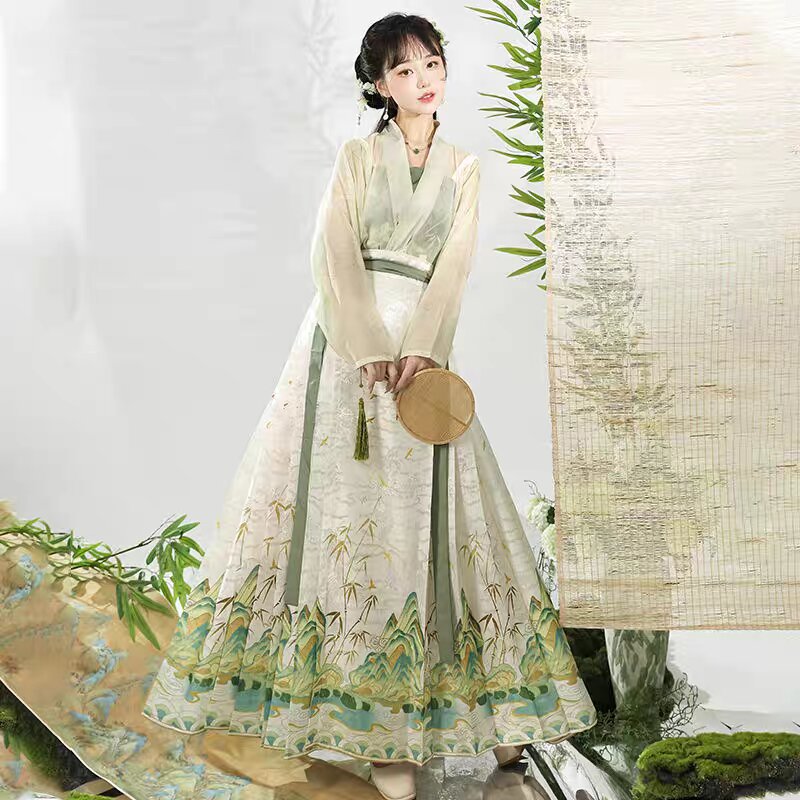 Vintage Cheongsam:Embracing the Elegance of Old-Time Charm Vintage Cheongsam:Embracing the Elegance of Old-Time Charm