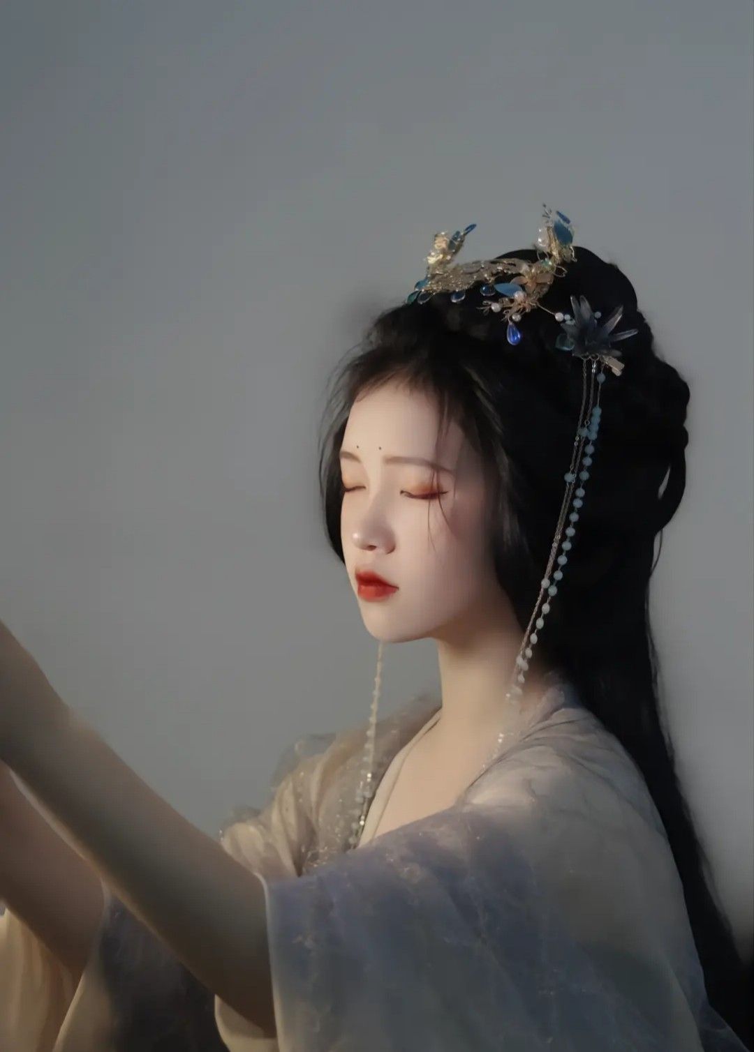 Original Hanfu Fashion of Jiangnan:Embracing the Cloud-Moon Beauty Original Hanfu Fashion of Jiangnan:Embracing the Cloud-Moon Beauty