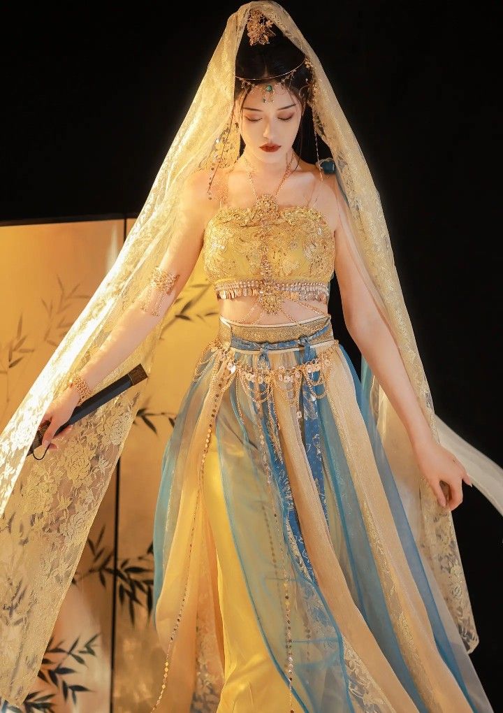 My Bestie and Traditional Hanfu Fashion for Third-Grade Elementary School Students My Bestie and Traditional Hanfu Fashion for Third-Grade Elementary School Students